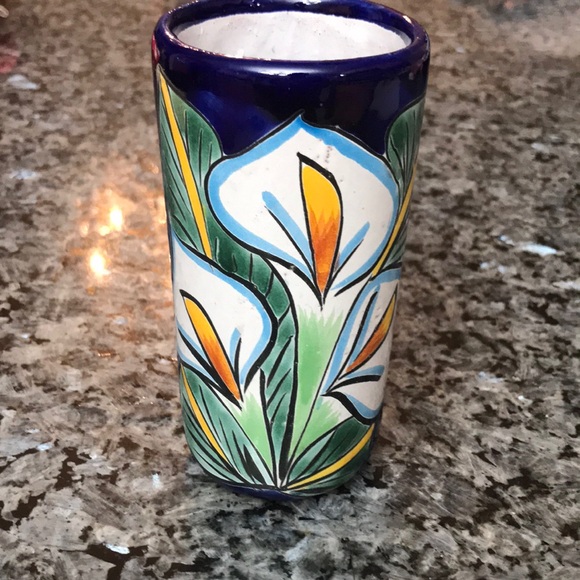 Free with purchase Mexican Talavera Peace Lily glass/vase - Picture 1 of 6